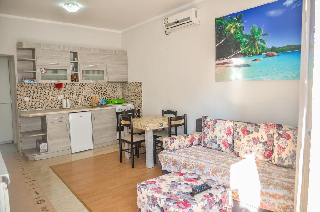 Apartments Paradise Ulcinj Buitenkant foto